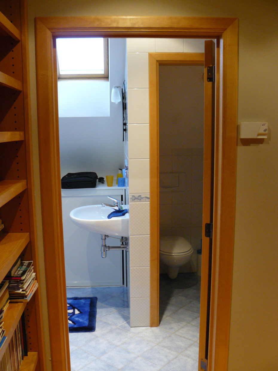 Rénovation complète de deux salles de bain à Braine-l'Alleud, meubles sur-mesures, douche à l'italienne, Dacryl - Architecture d'intérieur Odyssée Studio